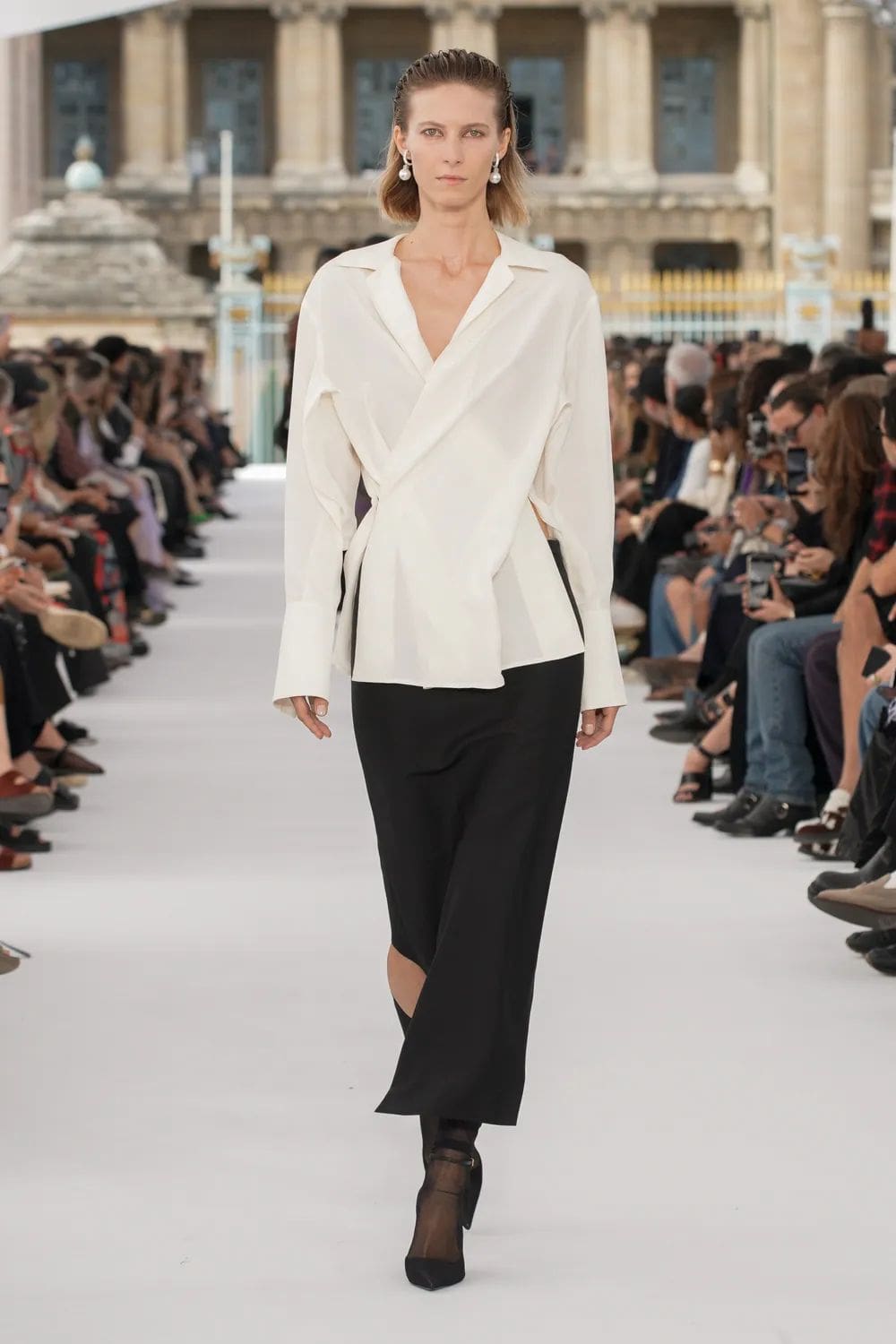 纪梵希春夏 2024 Runway 杂志(34)
