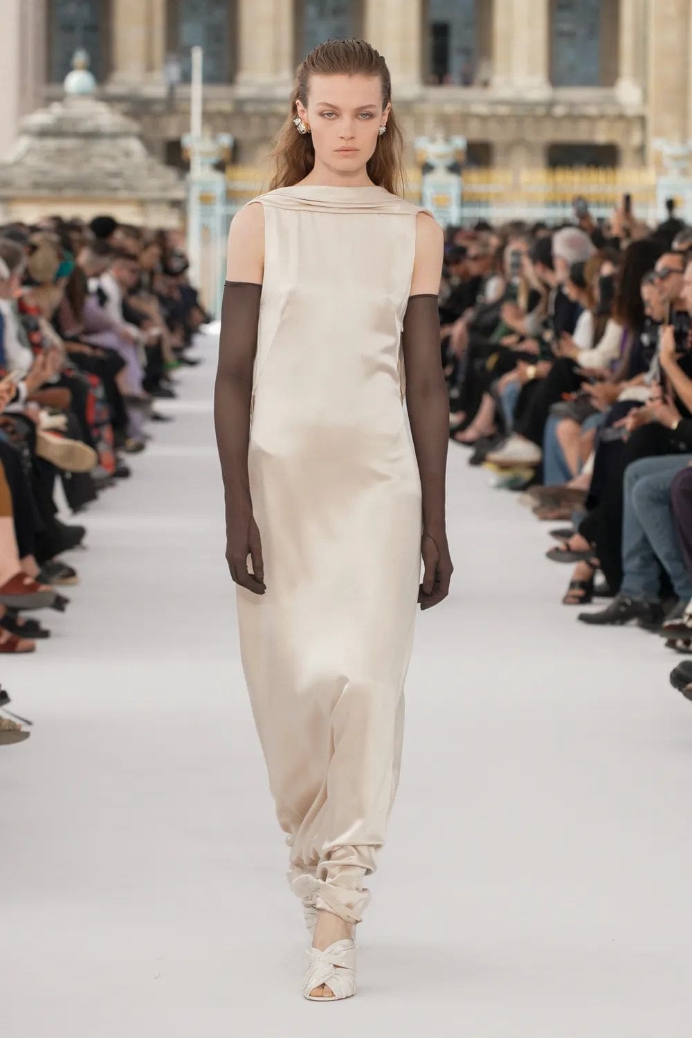 纪梵希春夏 2024 Runway 杂志(39)