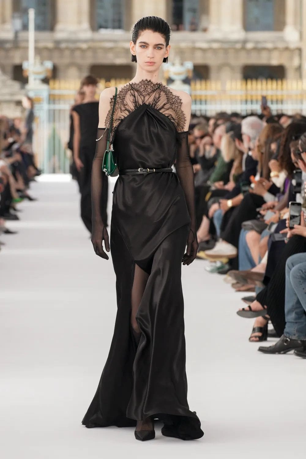 纪梵希春夏 2024 Runway 杂志(41)