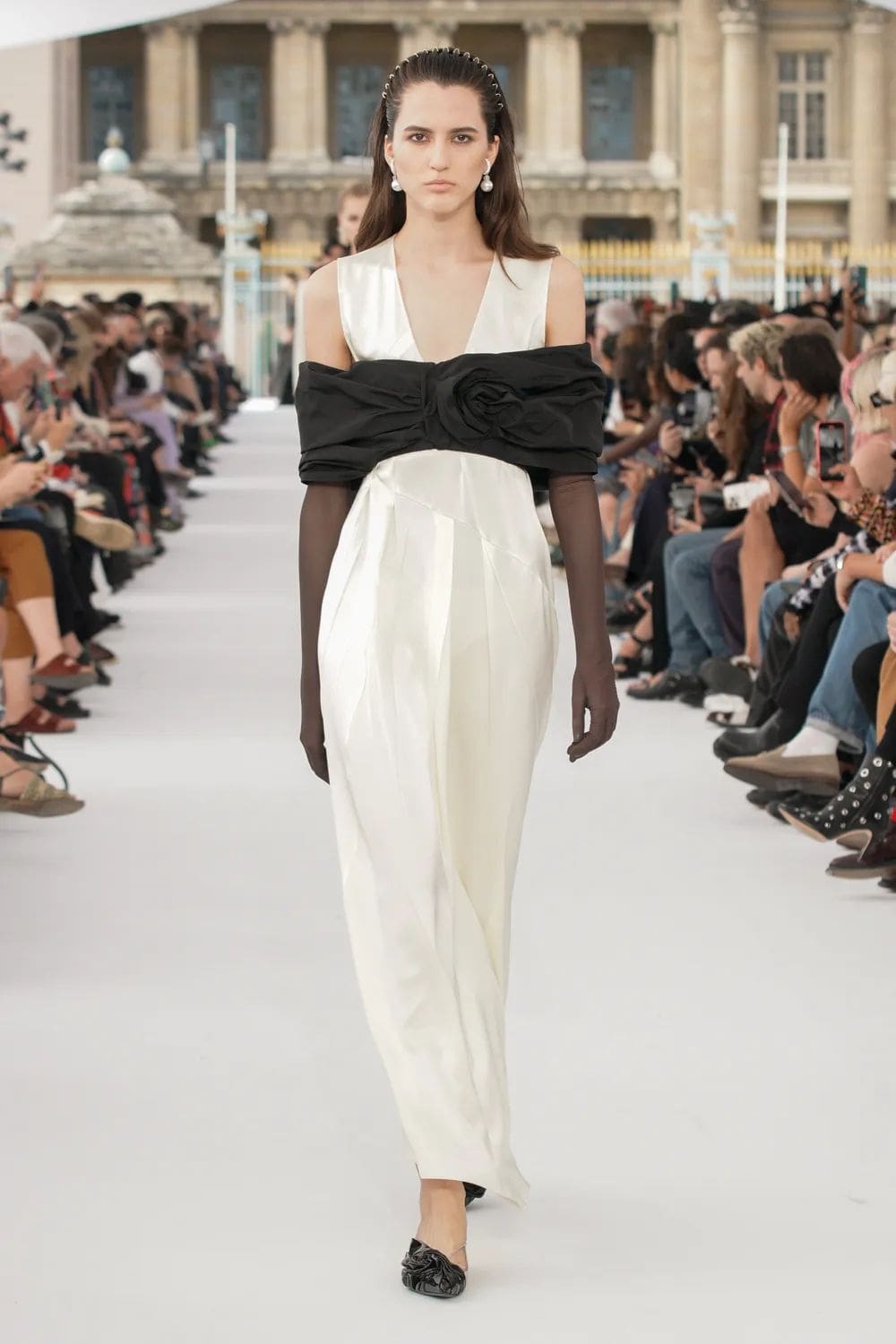 纪梵希春夏 2024 Runway 杂志(48)
