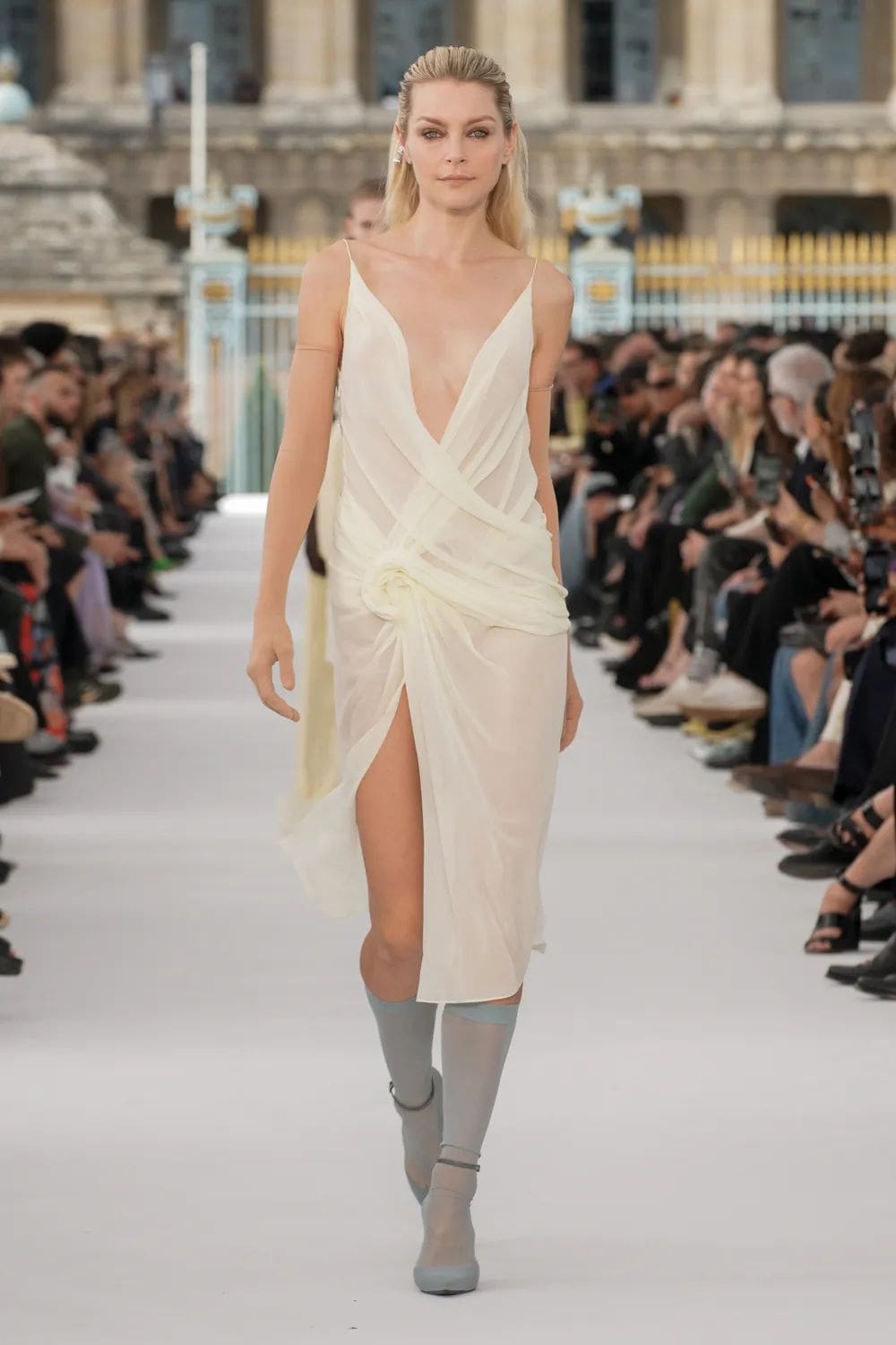 纪梵希春夏 2024 Runway 杂志(9)