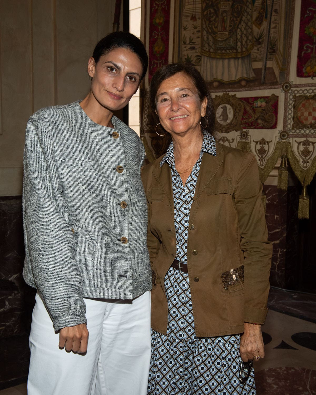 Helen Nonini;Danda Santini