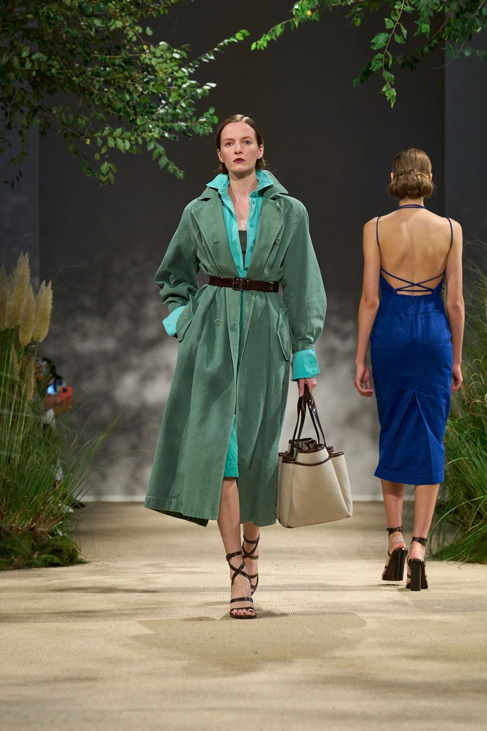 Max Mara Spring Summer 2024 RTW Runway Magazine (19)