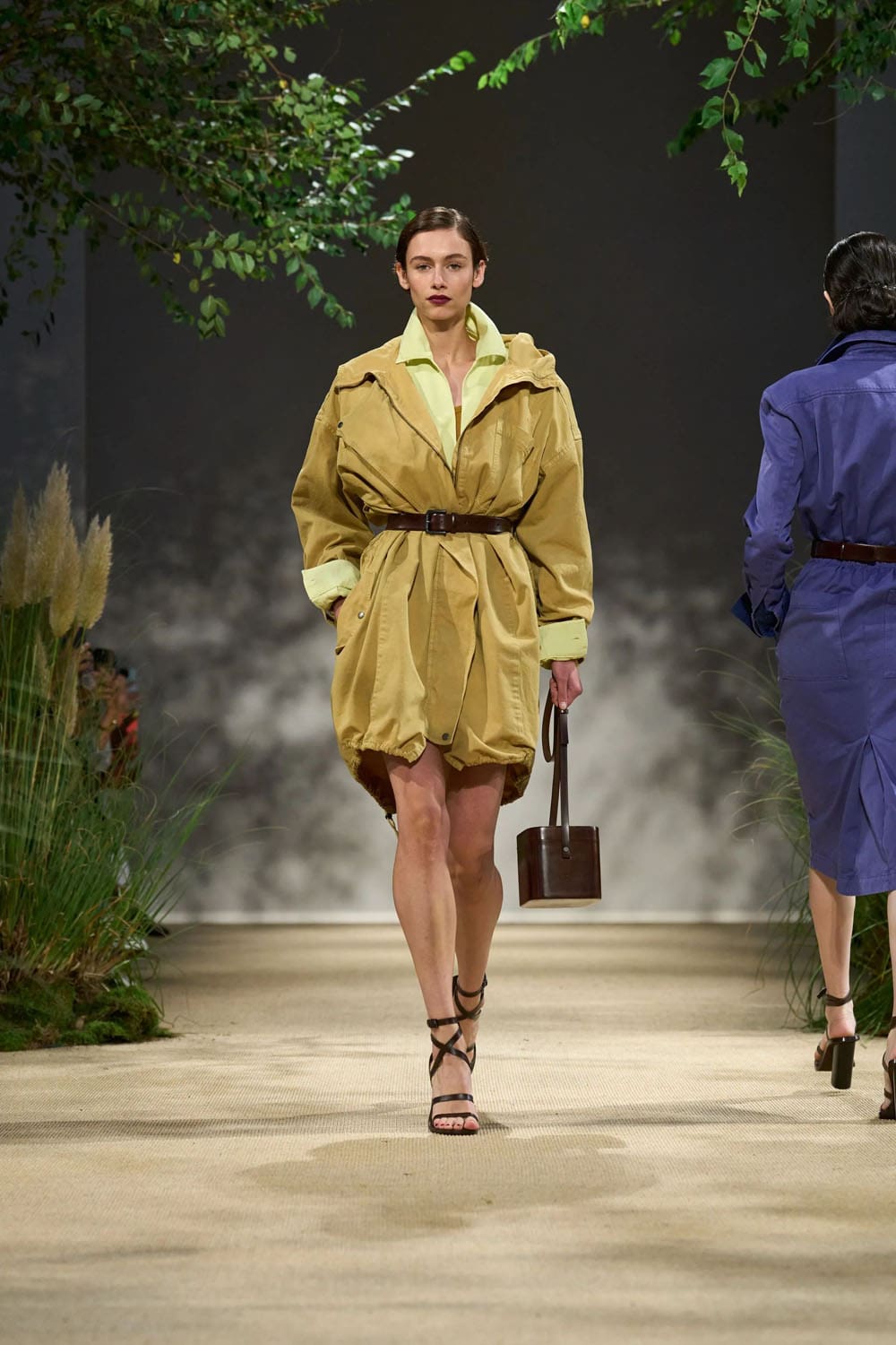 Max Mara Spring Summer 2024 RTW Runway Magazine (21)