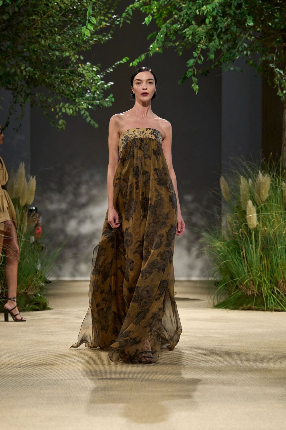 Max Mara Spring Summer 2024 RTW Runway Magazine (37)