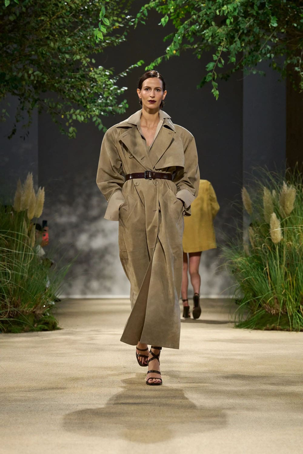 Max Mara Spring Summer 2024 RTW Runway Magazine (38)