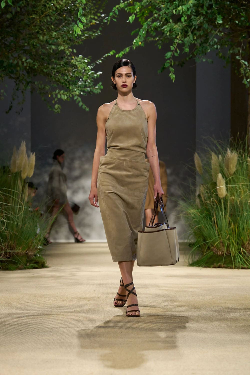 Max Mara Spring Summer 2024 RTW Runway Magazine (43)