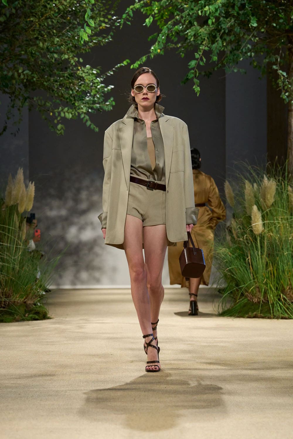 Max Mara Spring Summer 2024 RTW Runway Magazine (44)