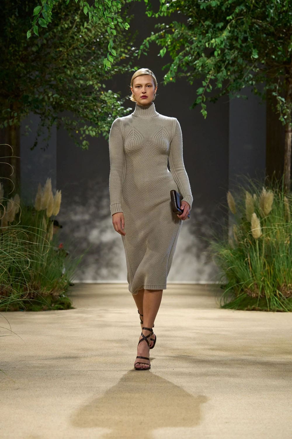 Max Mara Spring Summer 2024 RTW Runway Magazine (45)
