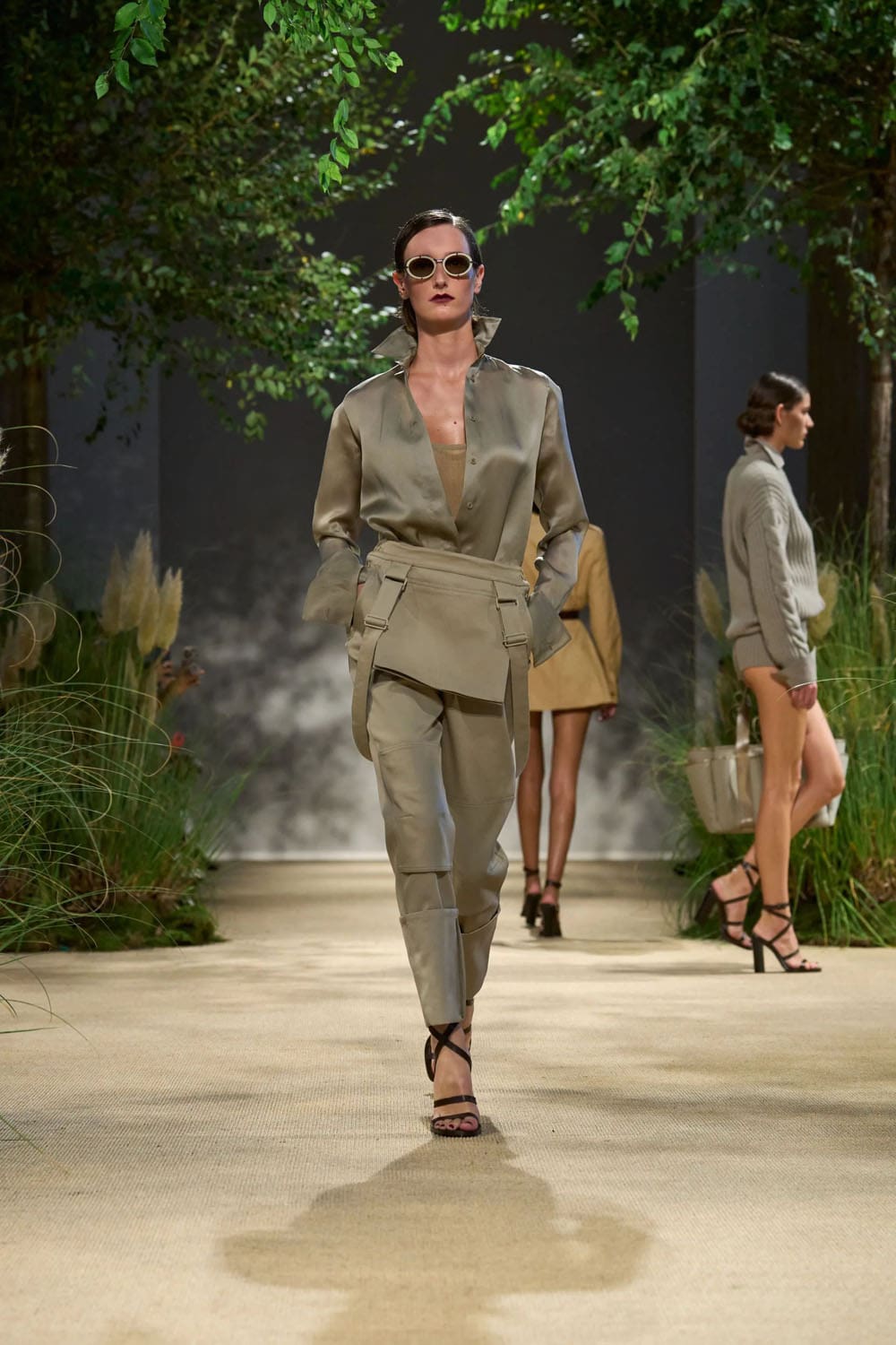 Max Mara Spring Summer 2024 RTW Runway Magazine (46)