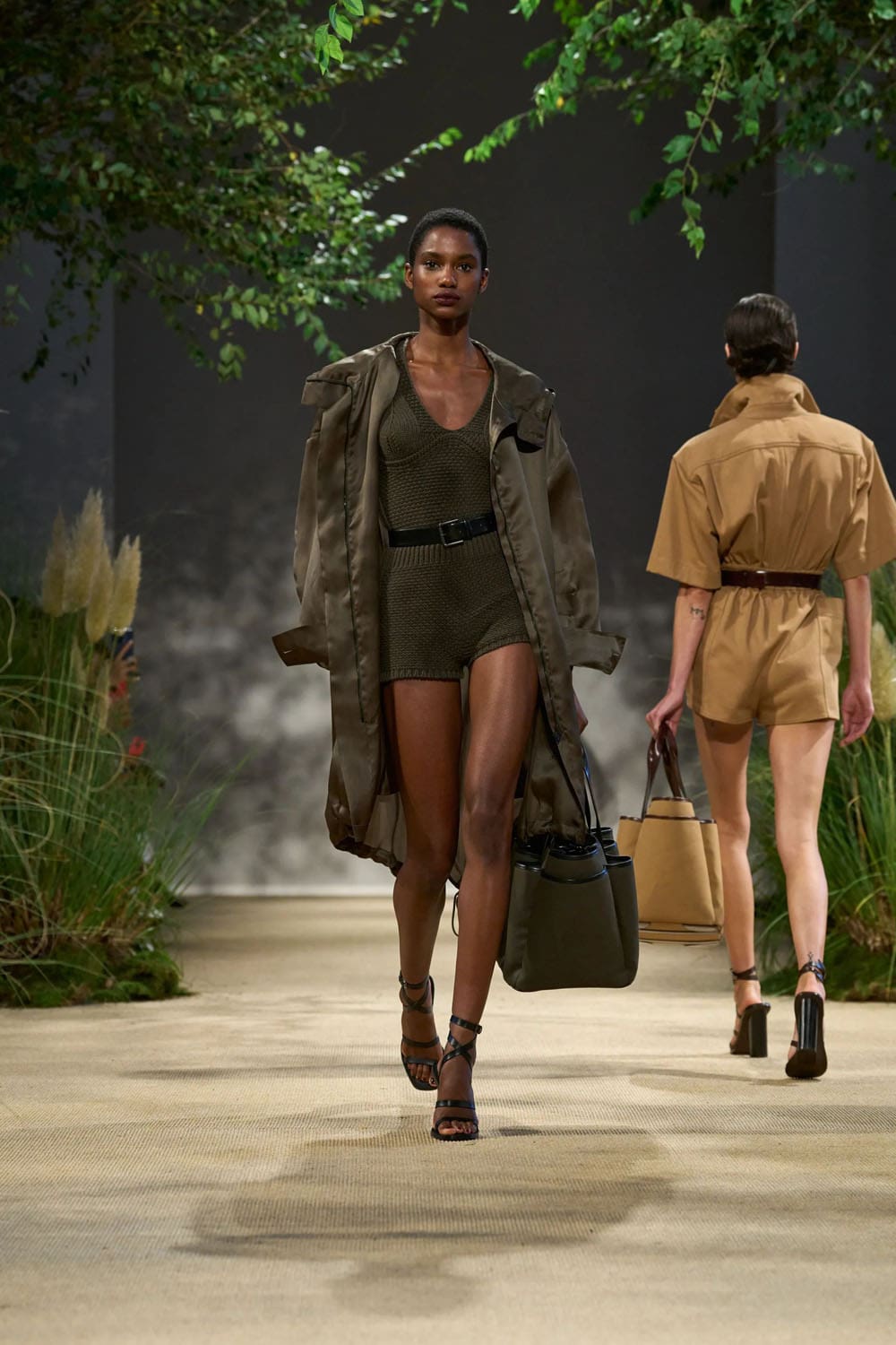 Max Mara Spring Summer 2024 RTW Runway Magazine (47)