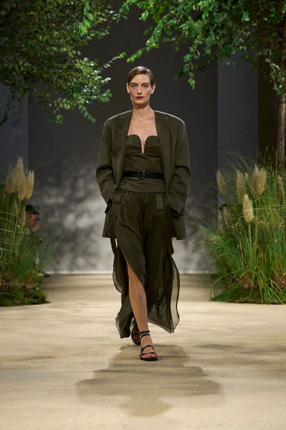 Max Mara Spring Summer 2024 RTW Runway Magazine (49)