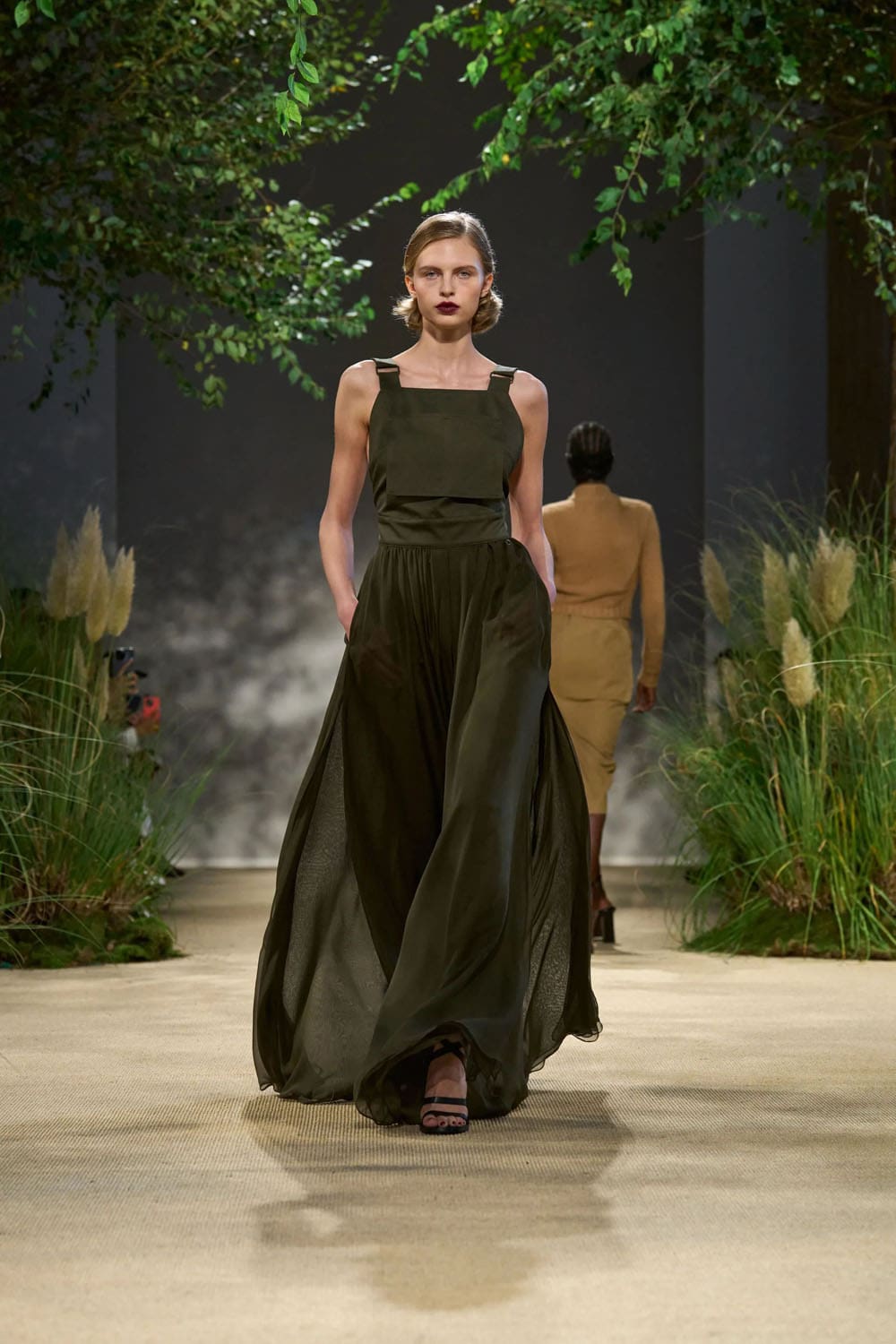 Max Mara Spring Summer 2024 RTW Runway Magazine (50)