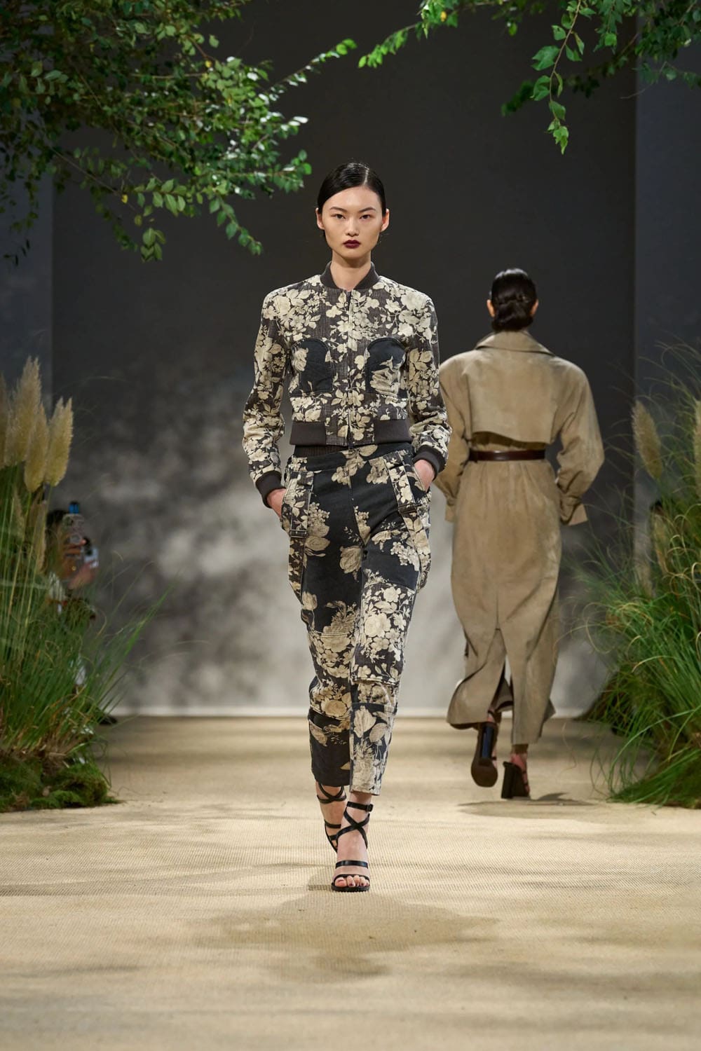 Max Mara Spring Summer 2024 RTW Runway Magazine (53)