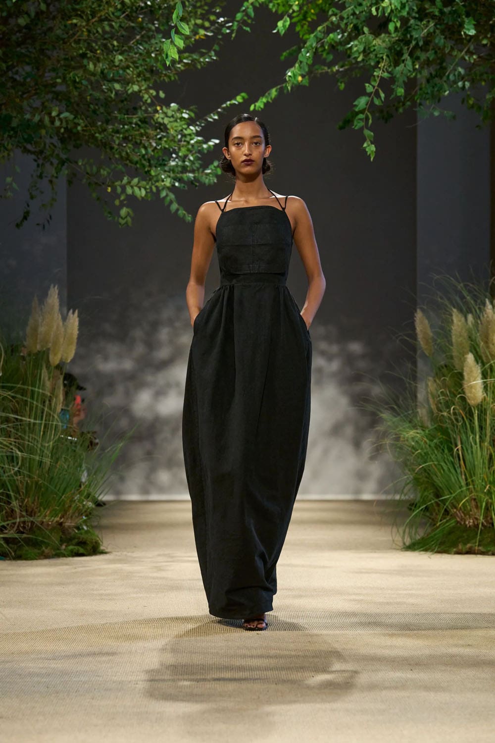 Max Mara Spring Summer 2024 RTW Runway Magazine (58)