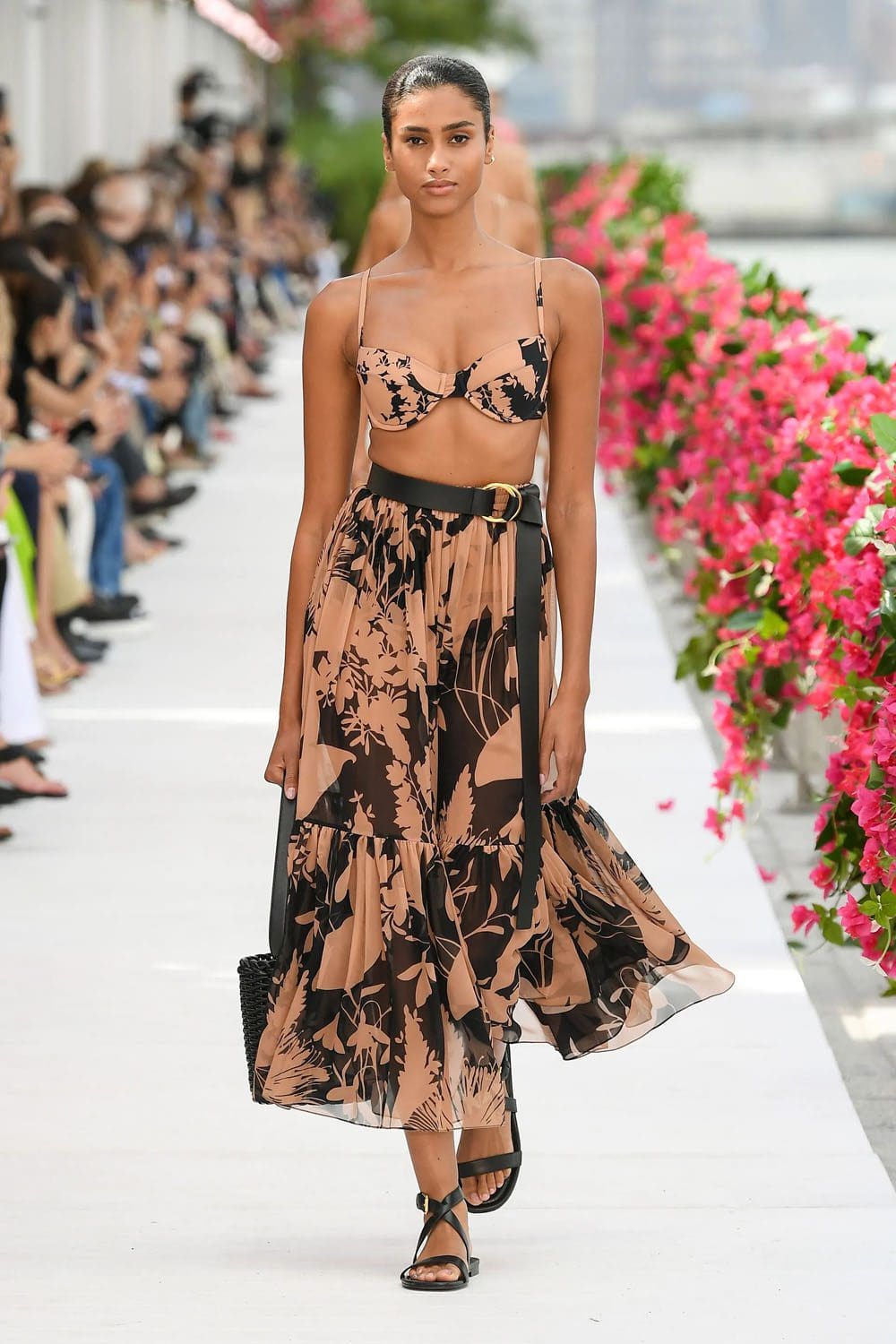 Michael Kors Printemps Été 2024 Paris Runway Magazine (16)