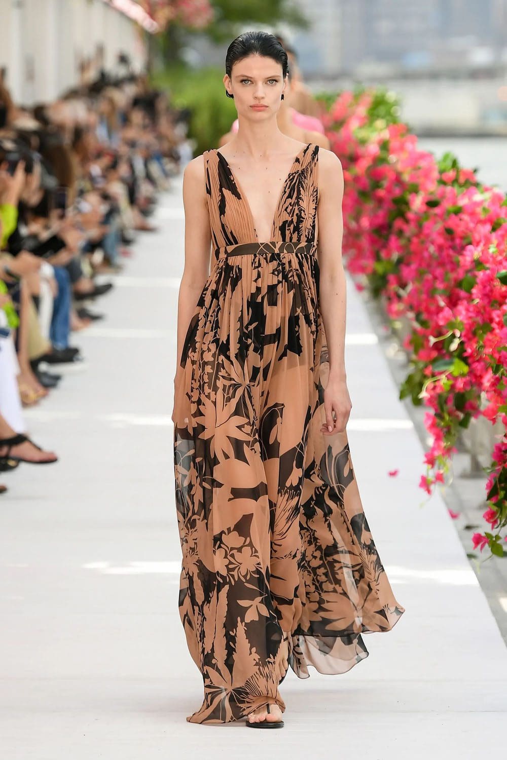 Michael Kors Printemps Été 2024 Paris Runway Magazine (20)