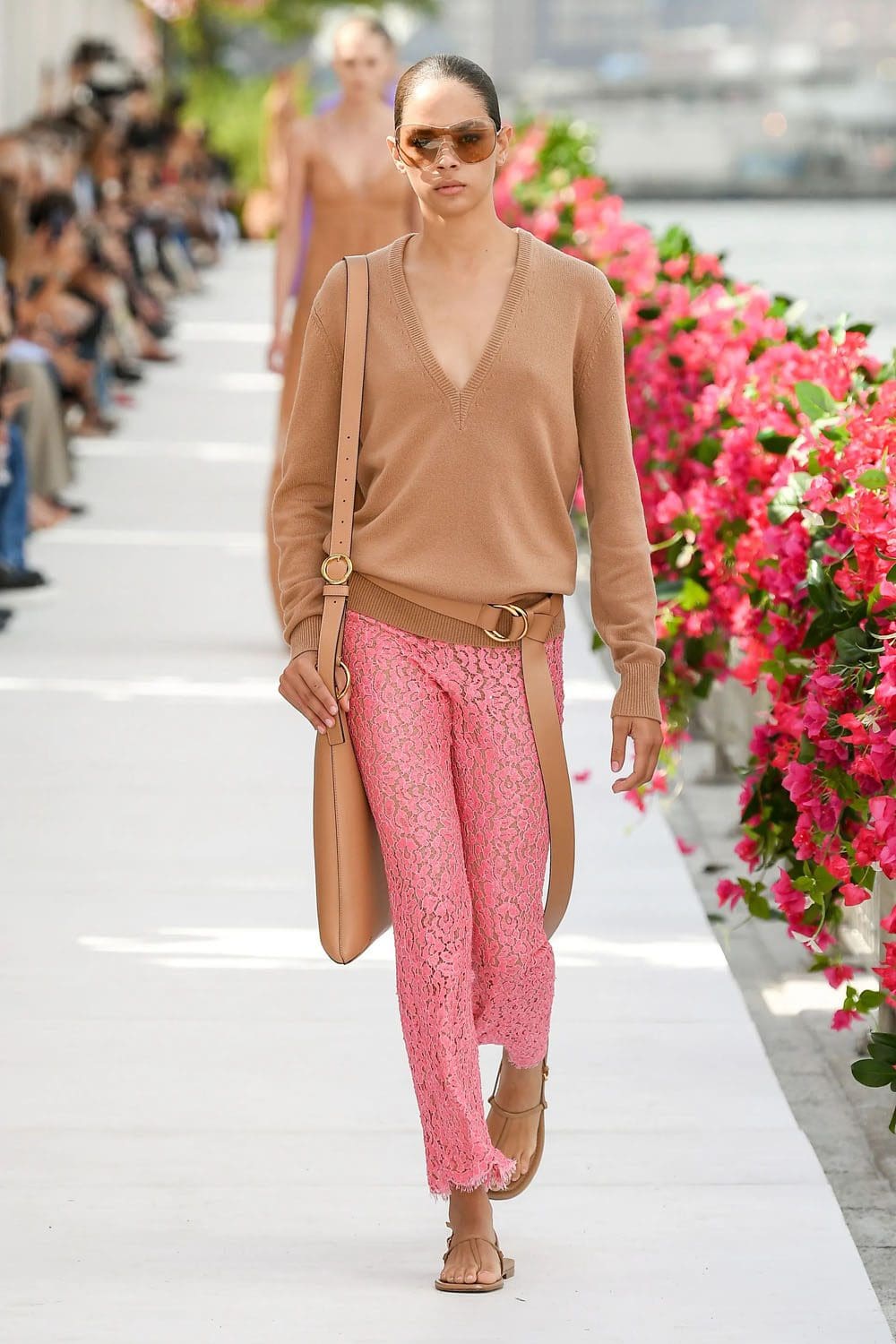 Michael Kors Printemps Été 2024 Paris Runway Magazine (26)