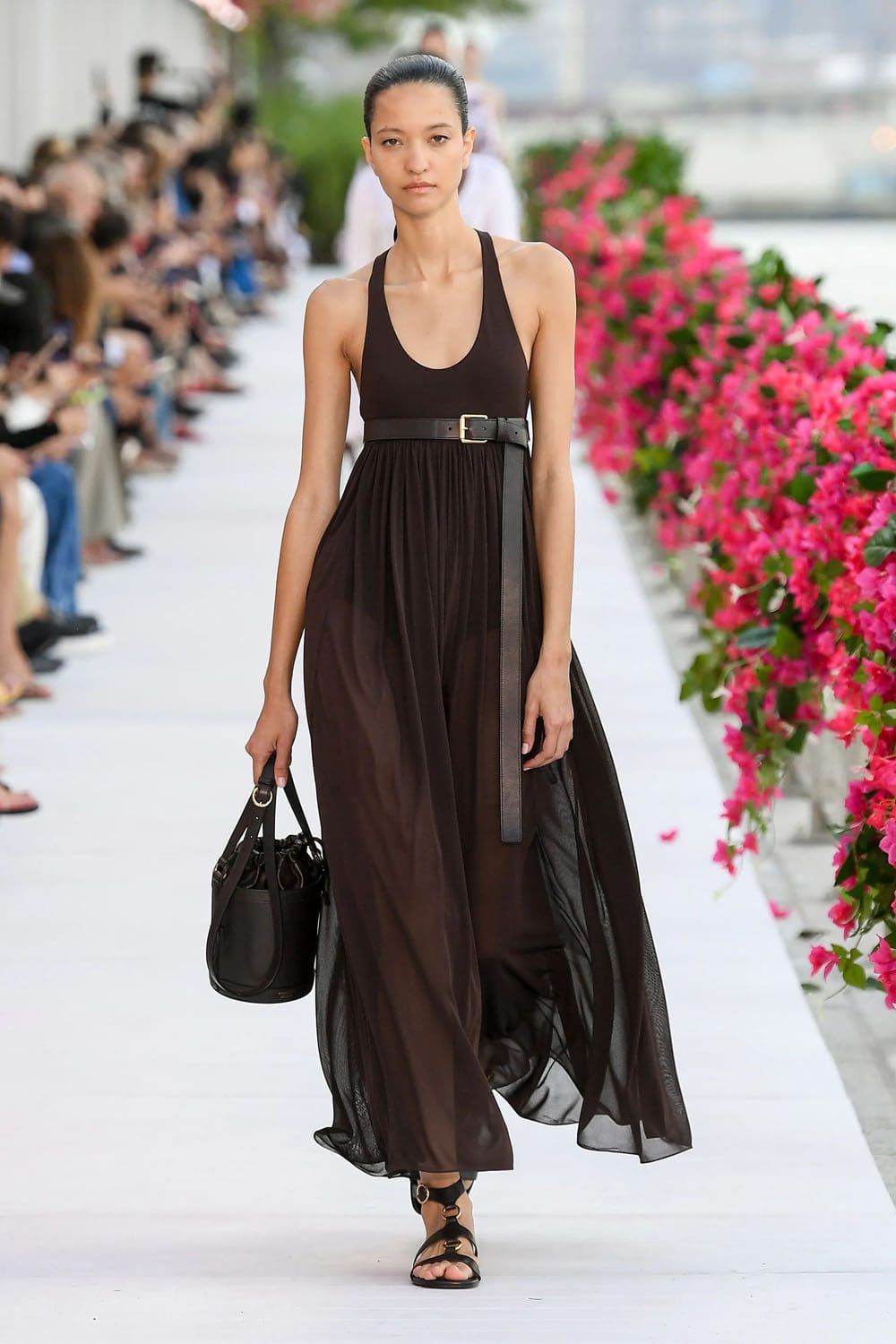 Michael Kors Printemps Été 2024 Paris Runway Magazine (40)