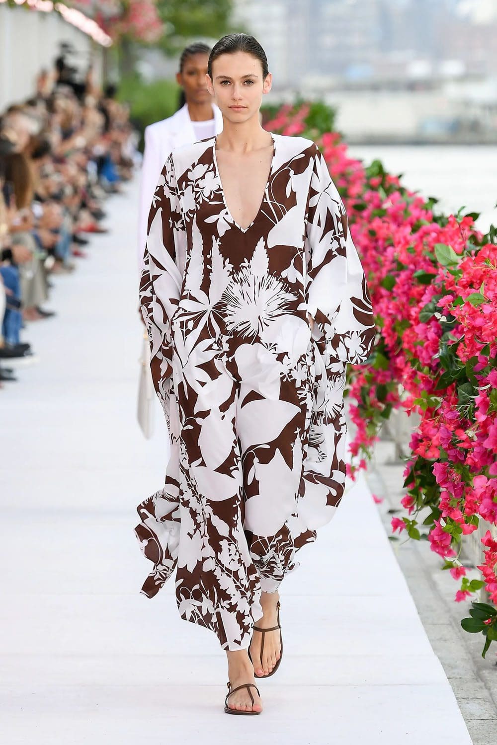 Michael Kors Printemps Été 2024 Paris Runway Magazine (43)