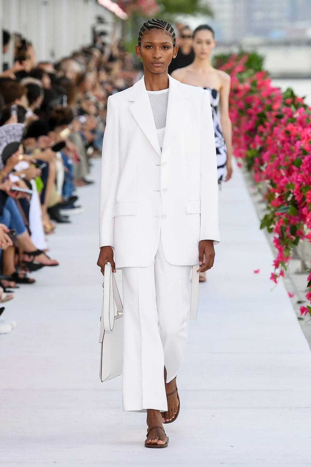 Michael Kors Printemps Été 2024 Paris Runway Magazine (44)