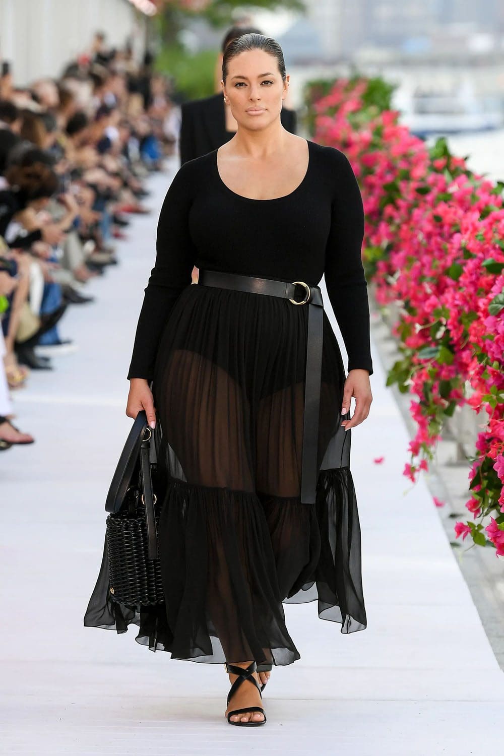 Michael Kors Printemps Été 2024 Paris Runway Magazine (49)