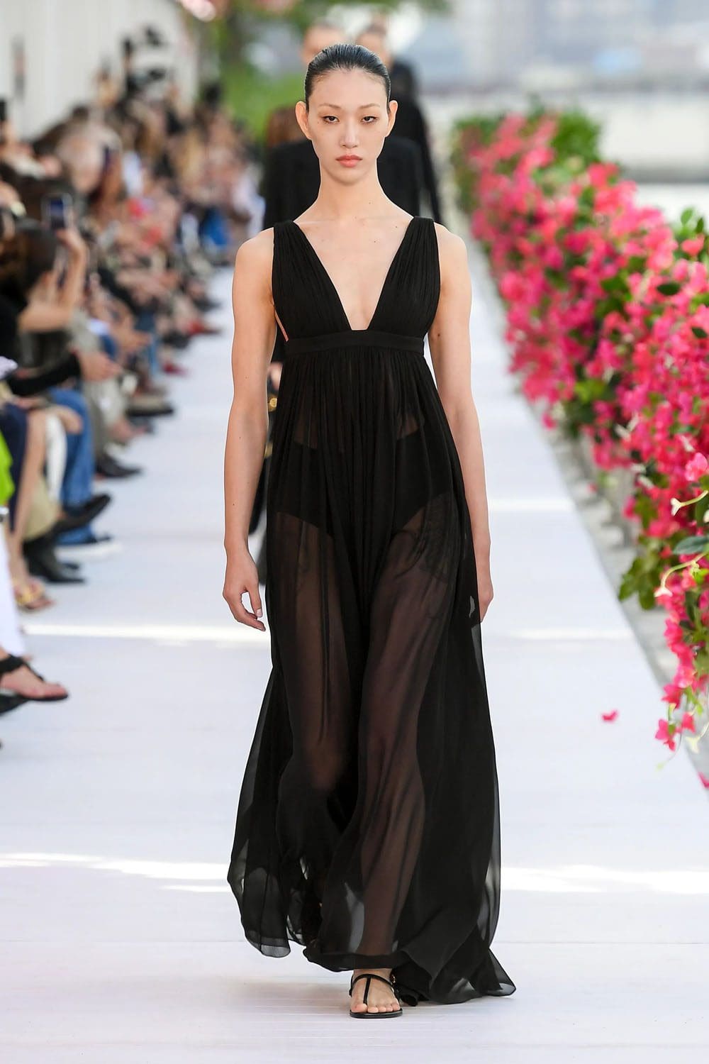 Michael Kors Printemps Été 2024 Paris Runway Magazine (52)