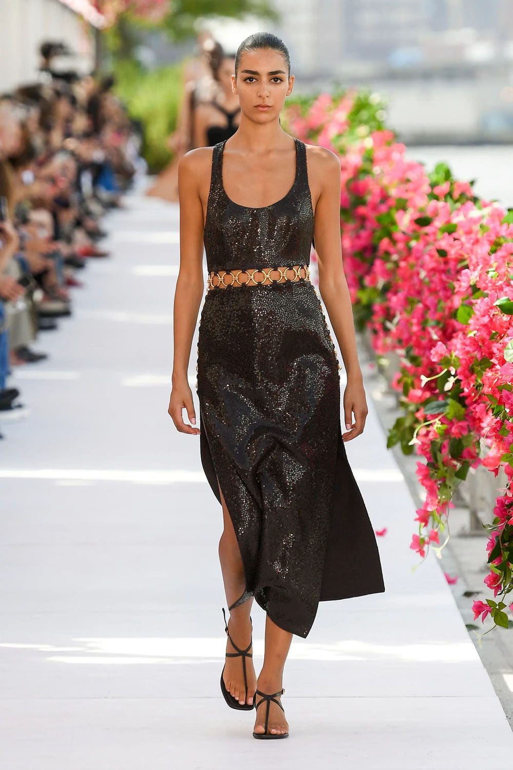 Michael Kors Printemps Été 2024 Paris Runway Magazine (60)