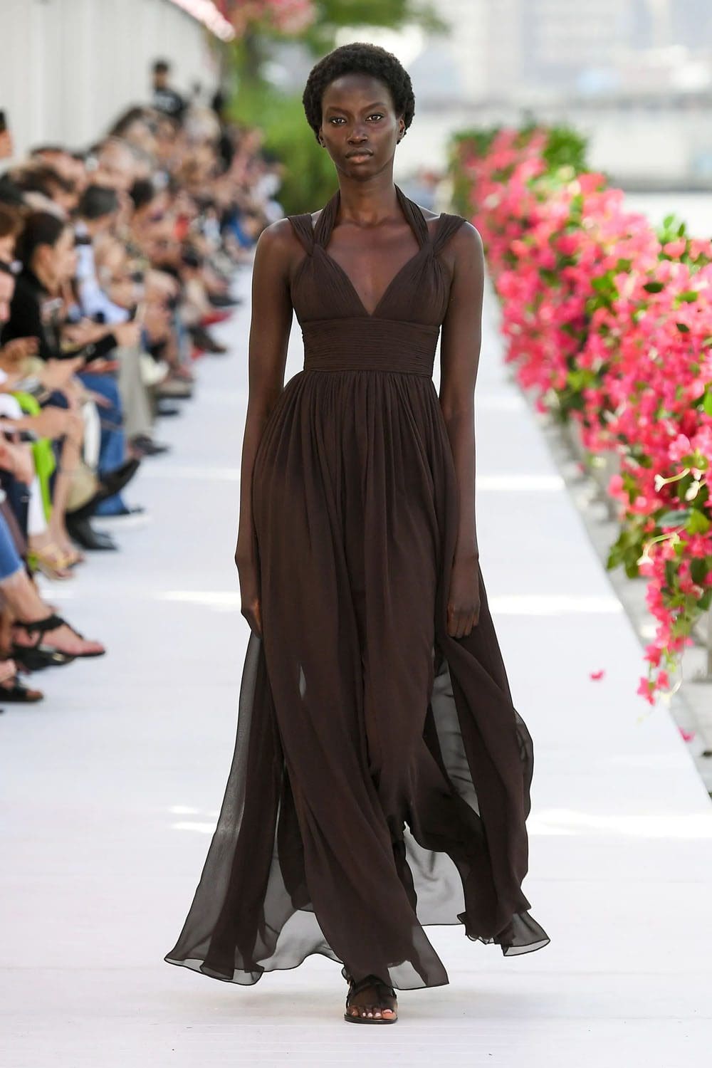 Michael Kors Printemps Été 2024 Paris Runway Magazine (66)