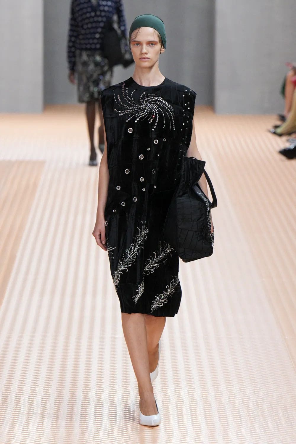 Prada Primavera Verano 2024 Runway Revista (25)