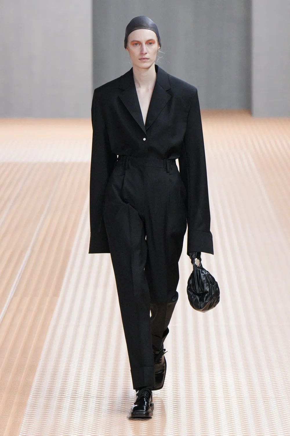 Prada Primavera Verano 2024 Runway Revista (47)