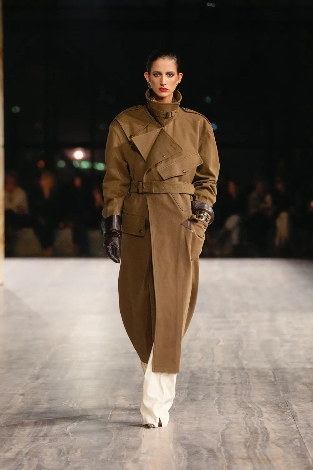 Saint Laurent Primavera Estate 2024 Runway Magazine (11)