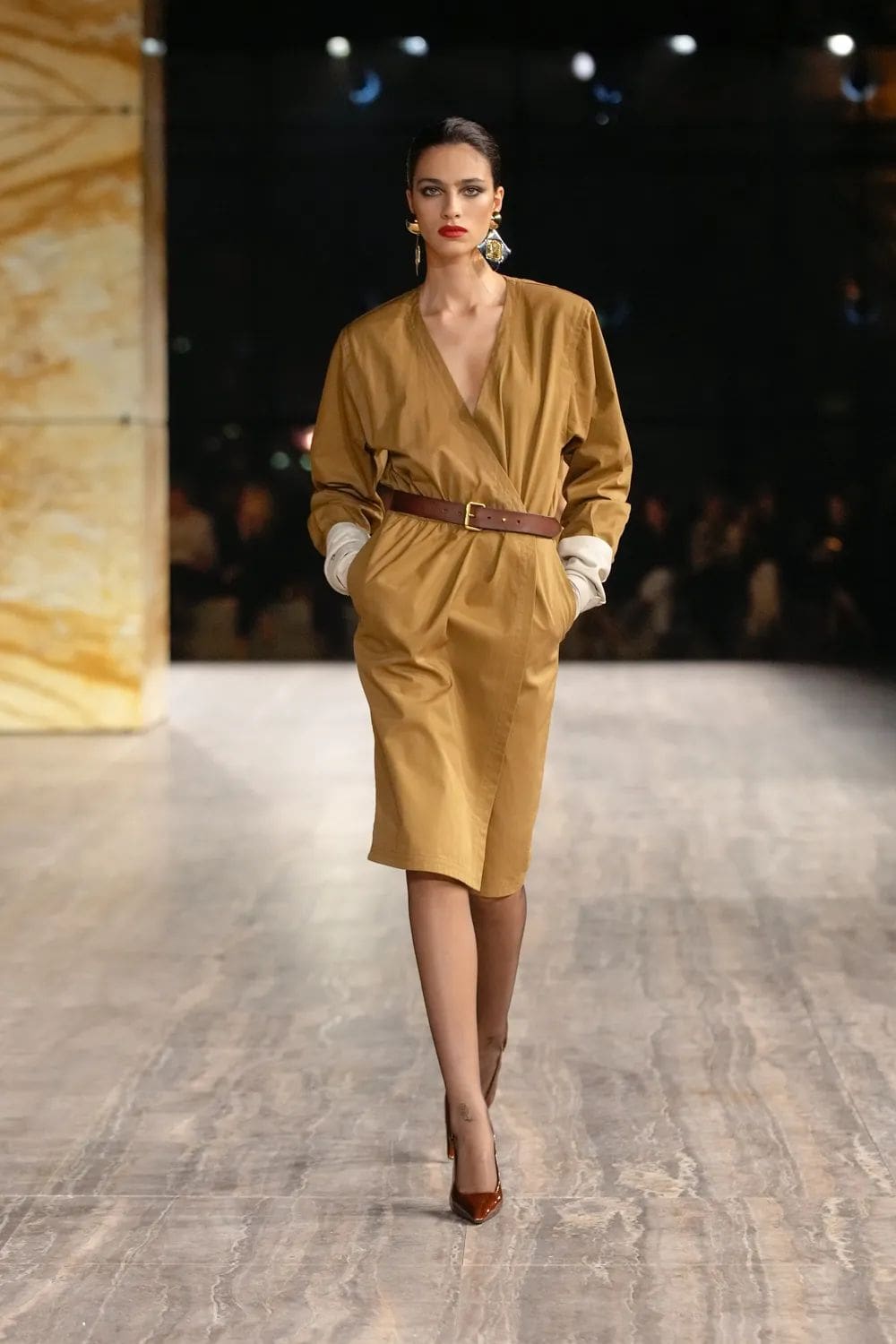 Saint Laurent Primavera Estate 2024 Runway Magazine (18)
