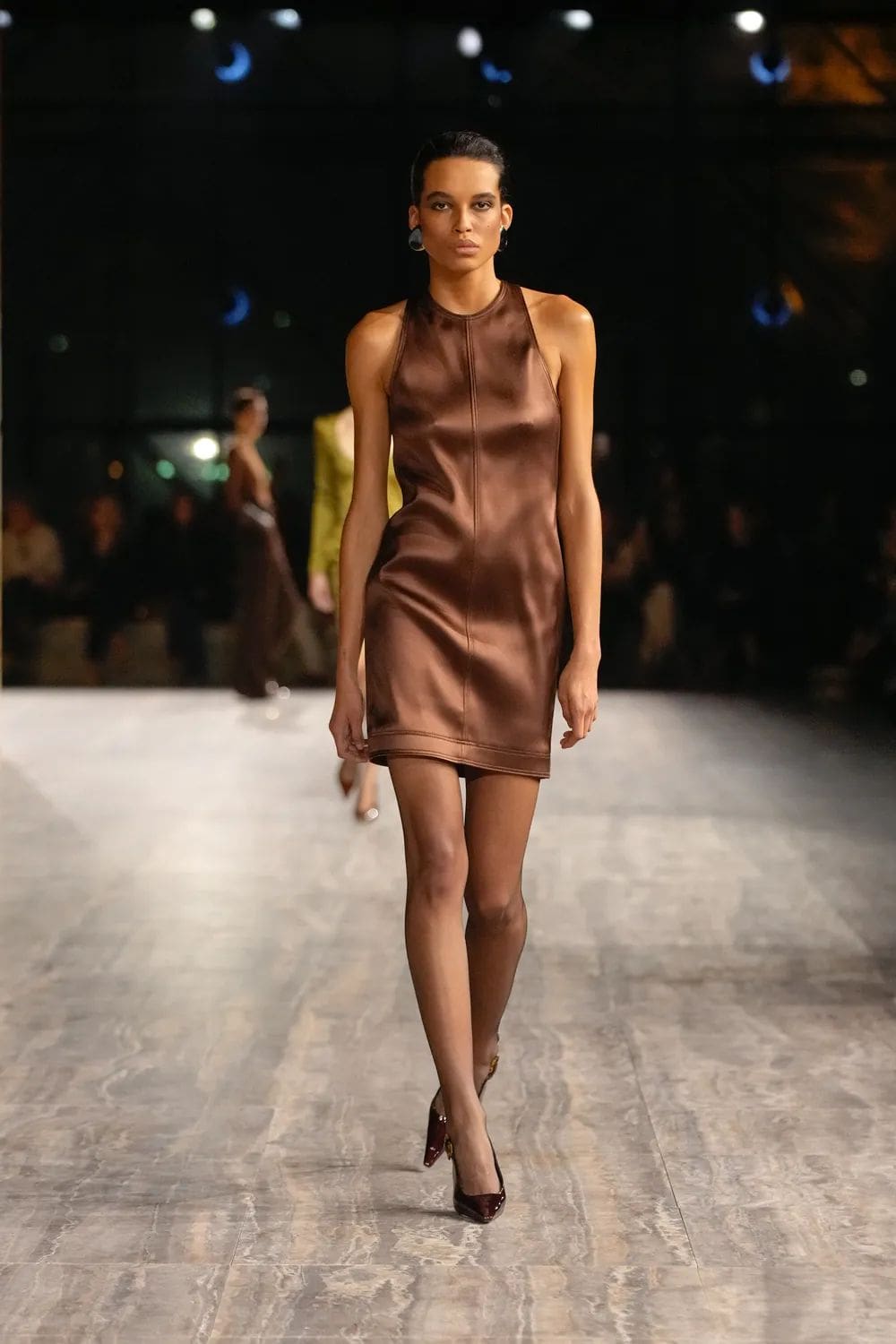 Saint Laurent Primavera Estate 2024 Runway Magazine (33)