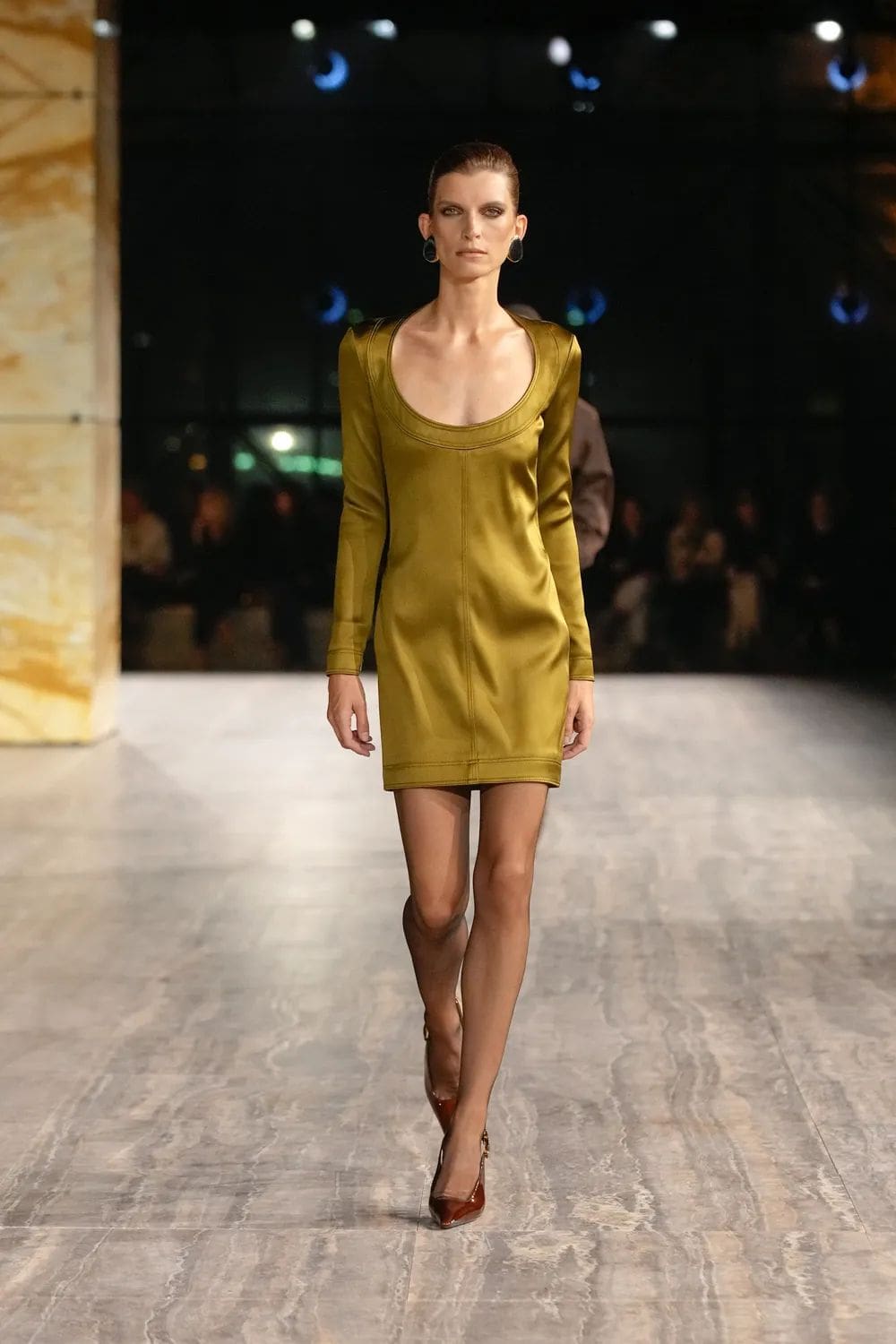 Saint Laurent Primavera Estate 2024 Runway Magazine (34)