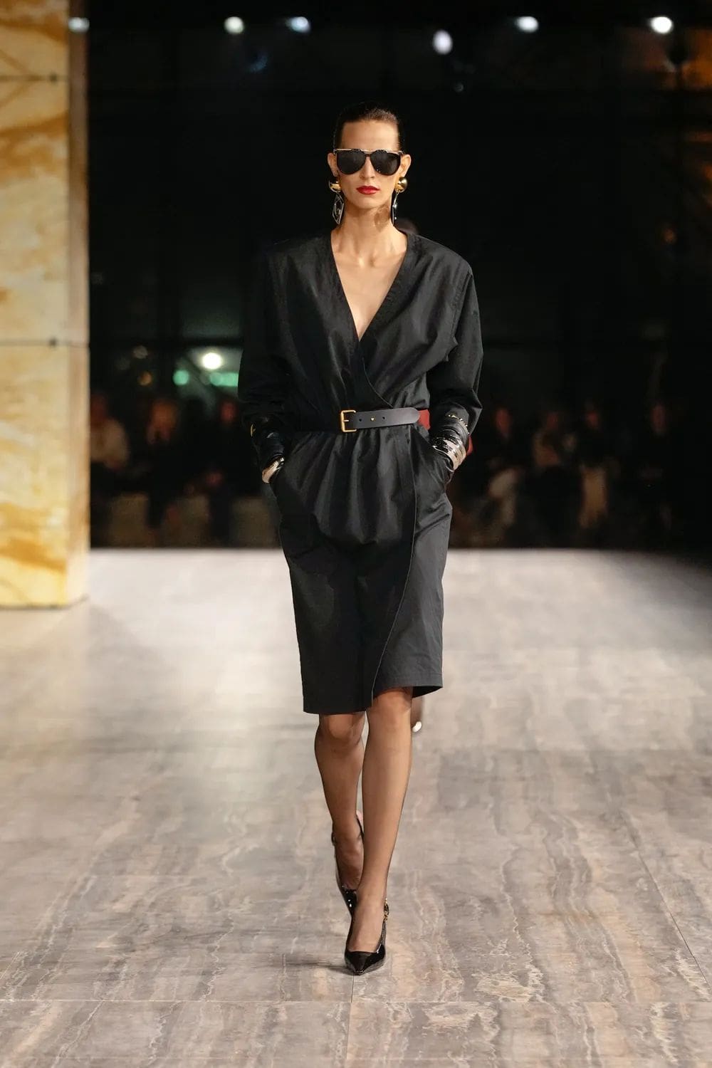 Saint Laurent Primavera Estate 2024 Runway Magazine (38)
