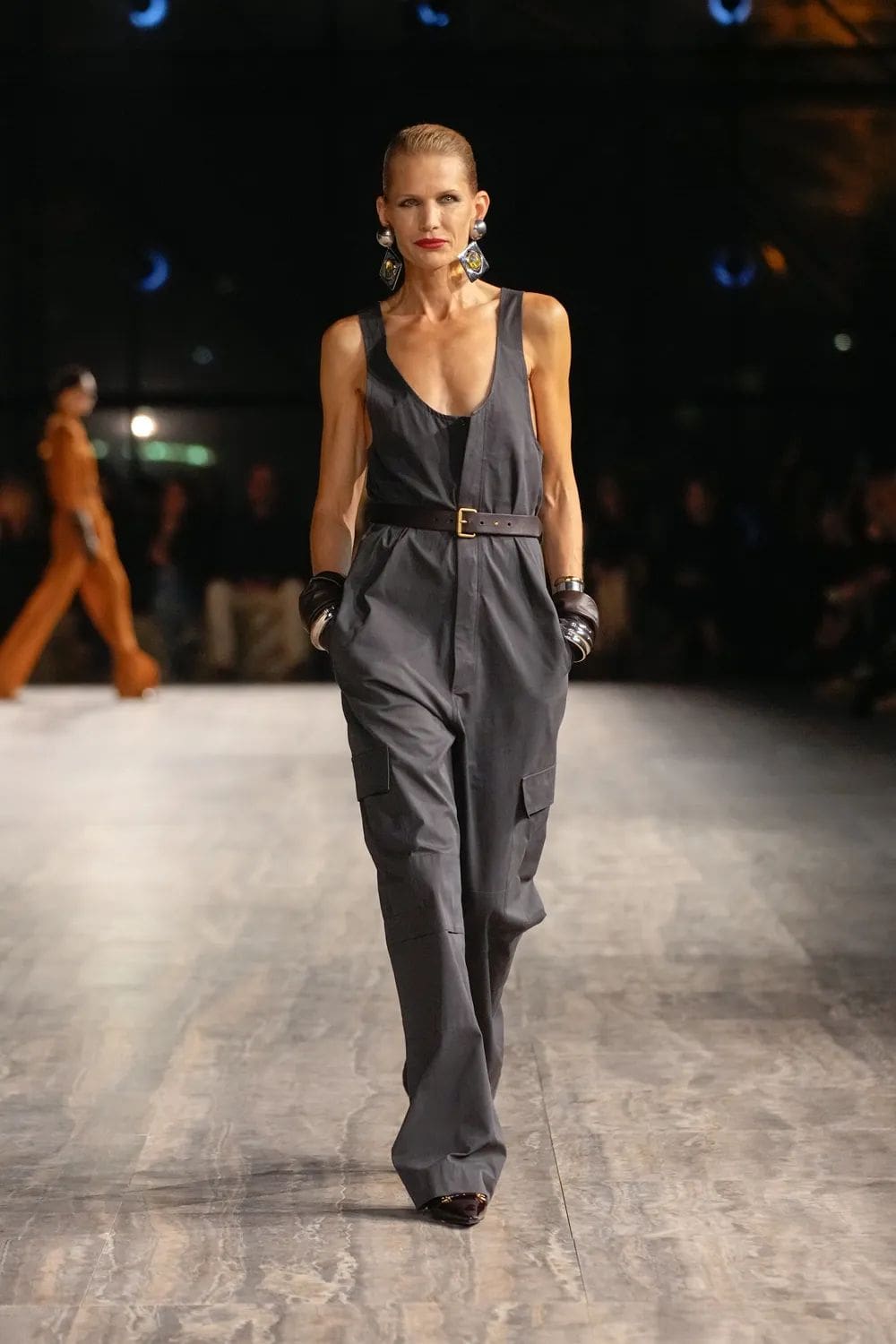 Saint Laurent Primavera Estate 2024 Runway Magazine (42)
