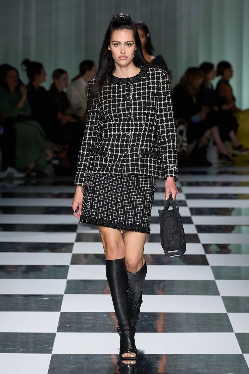 Versace Primavera Estate 2024 Runway Magazine (16)