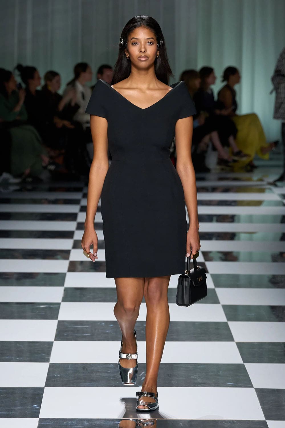 Versace Primavera Estate 2024 Runway Magazine (17)
