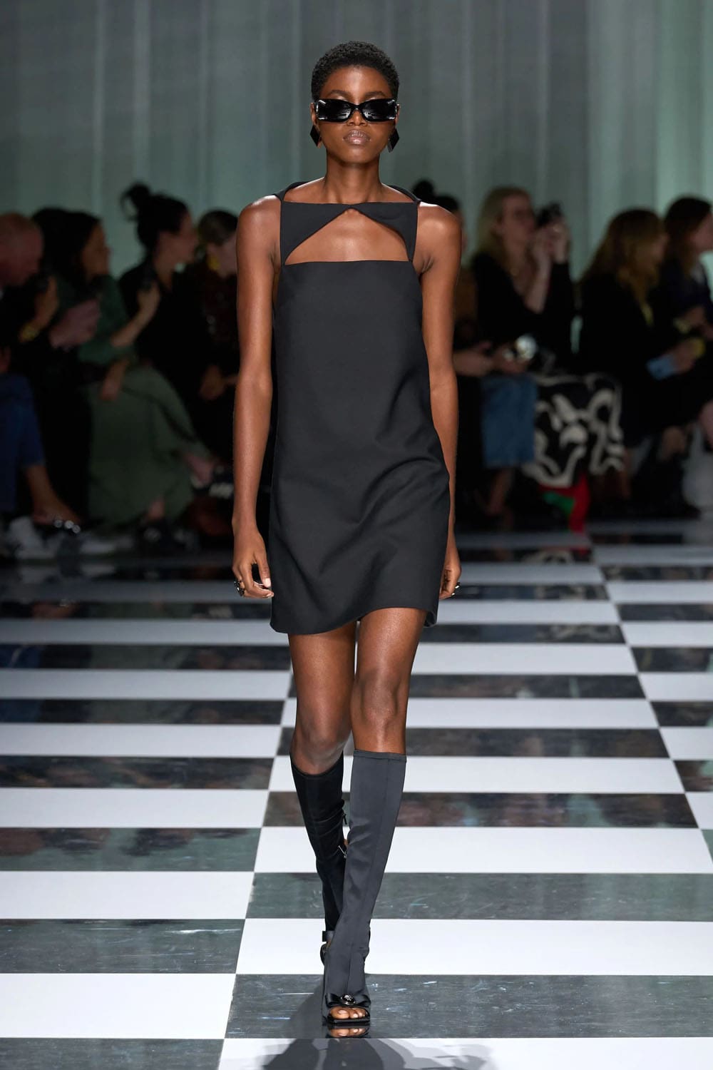 Versace Primavera Estate 2024 Runway Magazine (47)