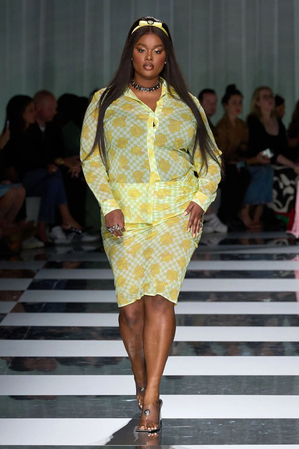 Versace Primavera Estate 2024 Runway Magazine (53)