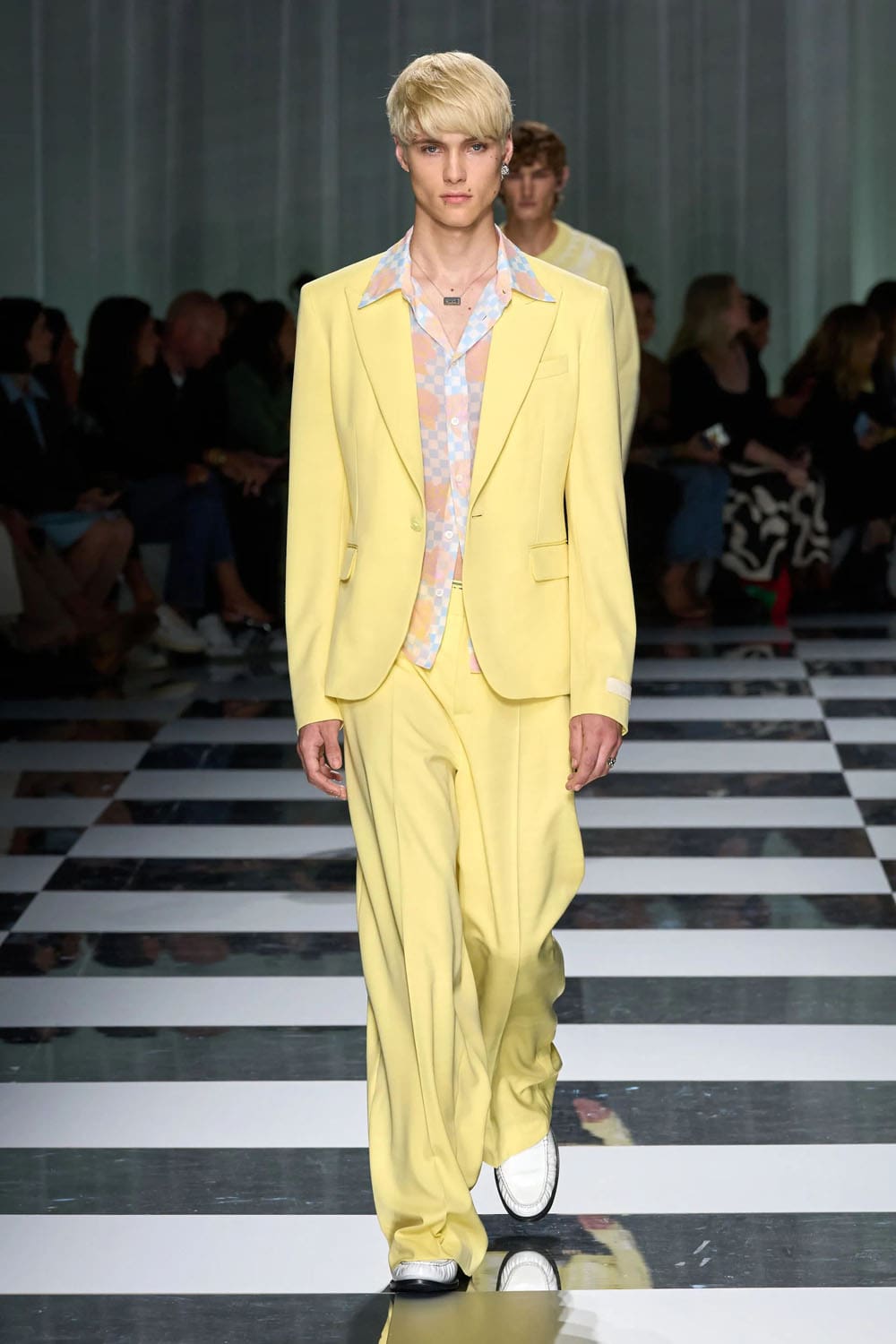Versace Primavera Estate 2024 Runway Magazine (57)