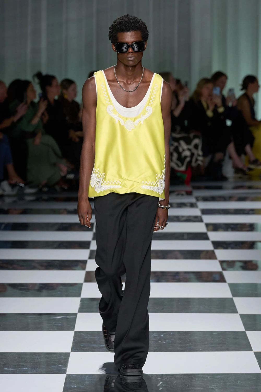 Versace Primavera Estate 2024 Runway Magazine (61)