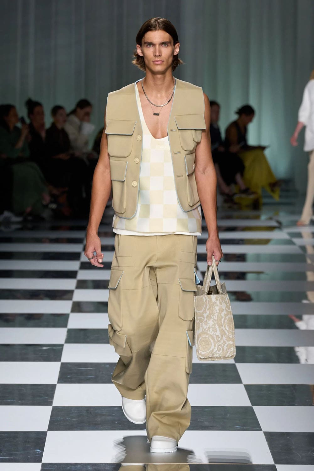 Versace Primavera Estate 2024 Runway Magazine (9)