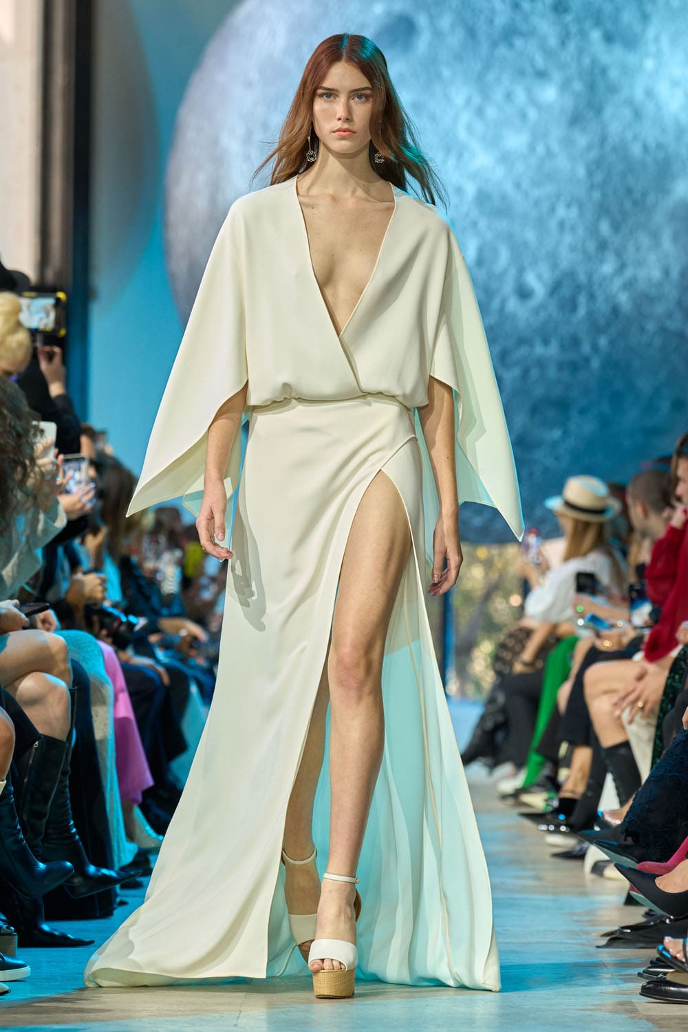 Elie Saab 春夏 2024 准备穿 Runway 杂志(11)