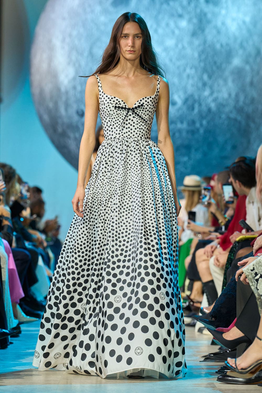 Elie Saab 春夏 2024 准备穿 Runway 杂志(12)