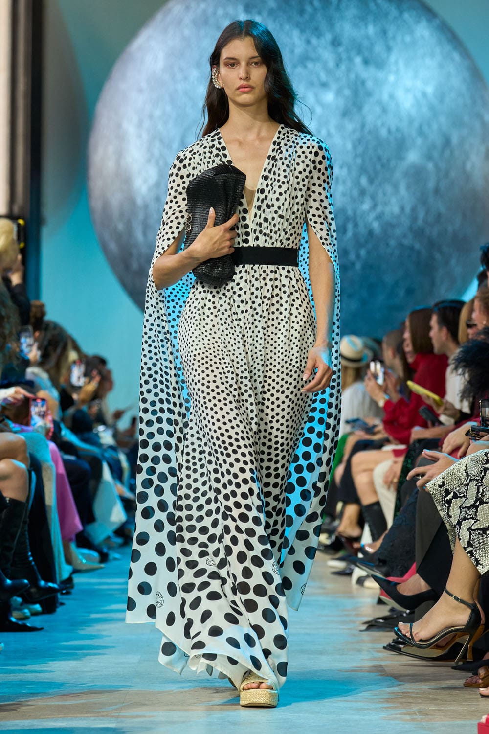 Elie Saab 春夏 2024 准备穿 Runway 杂志(15)