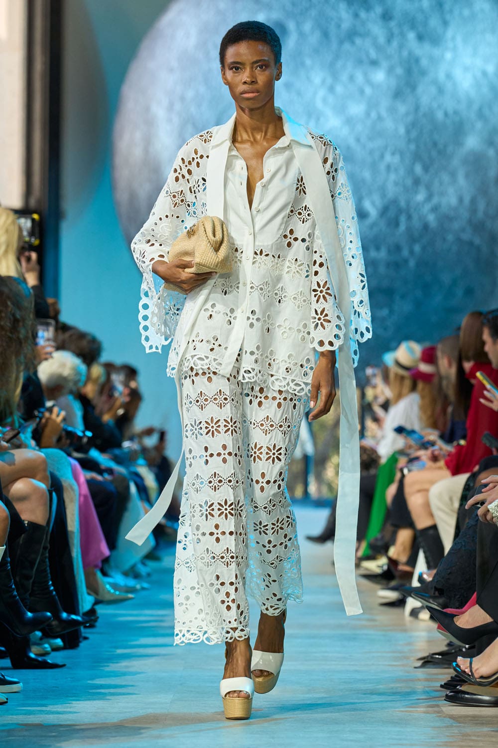 Elie Saab 春夏 2024 准备穿 Runway 杂志(16)