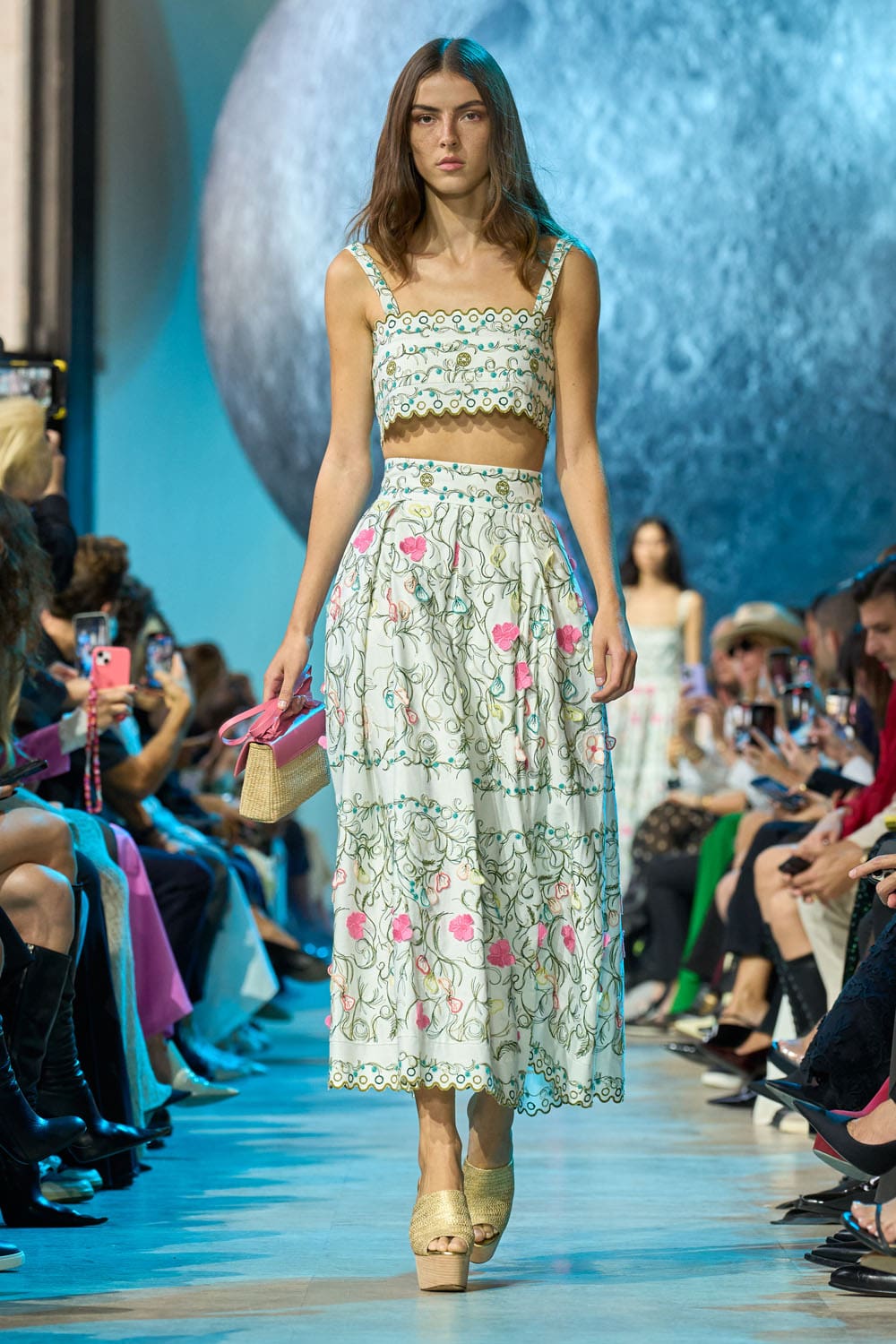 Elie Saab 春夏 2024 准备穿 Runway 杂志(18)