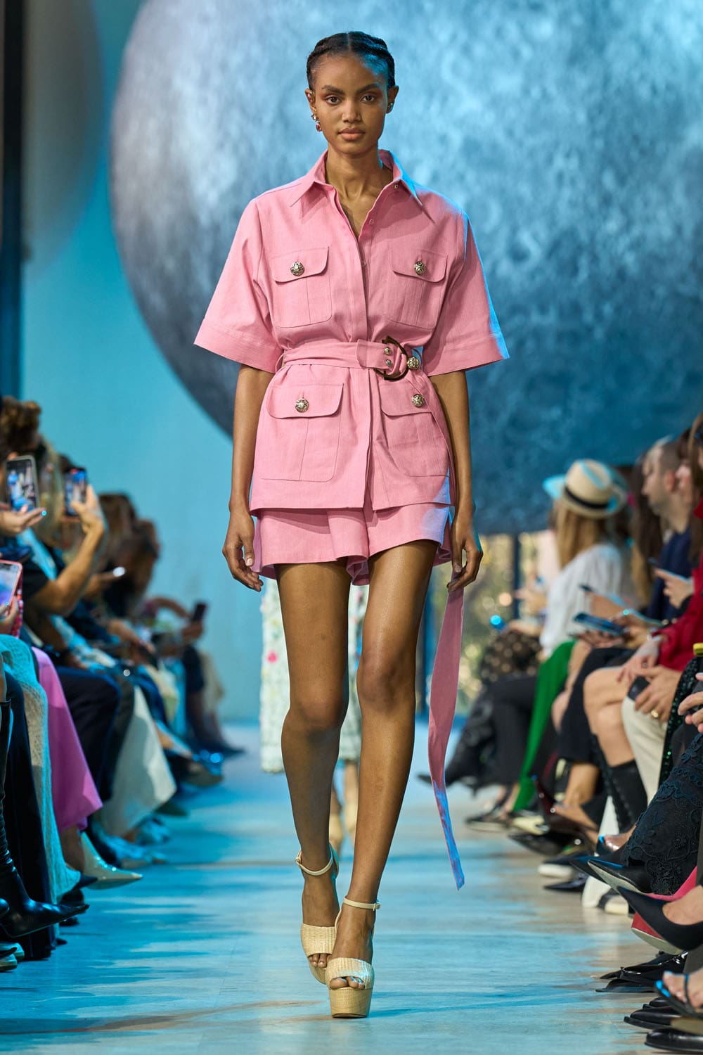 Elie Saab 春夏 2024 准备穿 Runway 杂志(19)